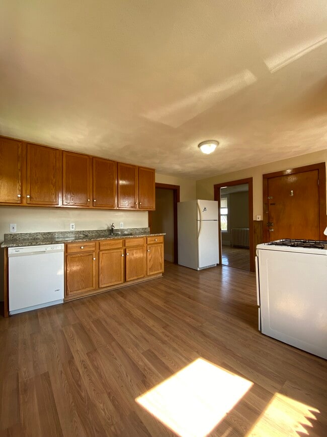 51 Aldie St, Unit #3