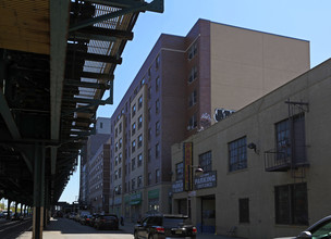 Park West in Bronx, NY - Building Photo - Primary Photo