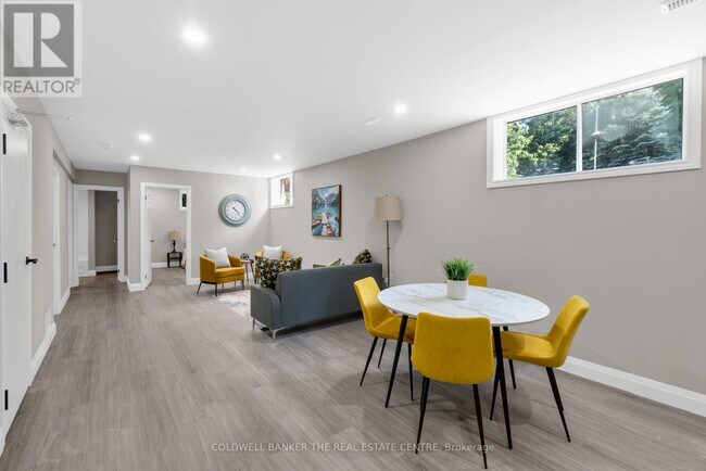 21 Little Lake Dr in Barrie, ON - Building Photo - Building Photo