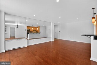 7505 Democracy Blvd in Bethesda, MD - Building Photo - Building Photo