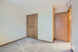 1331 Fairfield Ct in Naperville, IL - Building Photo - Building Photo