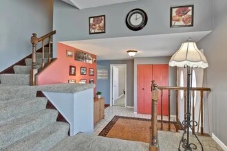 1595 Oregon Trl in Elk Grove Village, IL - Building Photo - Building Photo