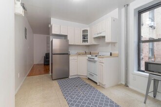 317 E 93rd St in New York, NY - Building Photo - Building Photo