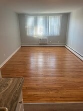 39 Carey Ave in Watertown, MA - Building Photo - Building Photo