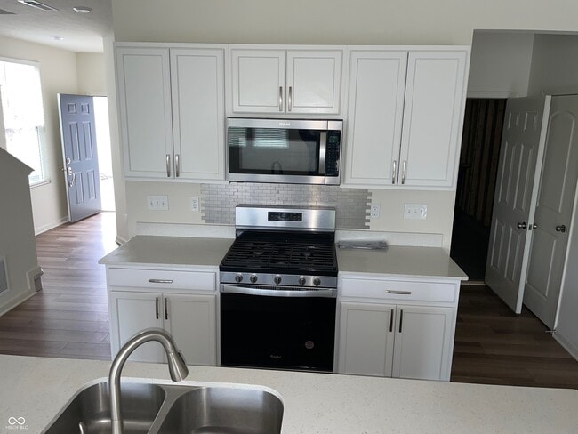 14254 Bay Willow Dr in Fishers, IN - Building Photo - Building Photo