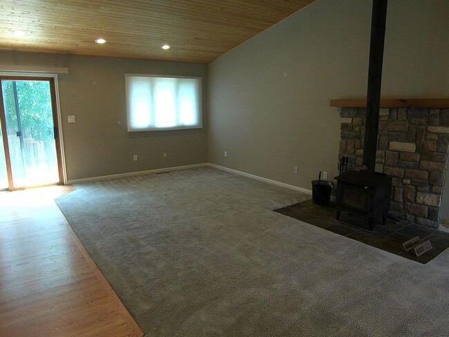 property at 2718 Balmoral Ct