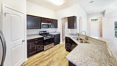 812 Mockingbird St in Navasota, TX - Building Photo - Building Photo