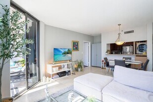 540 Brickell Key Dr, Unit 1619 in Miami, FL - Building Photo