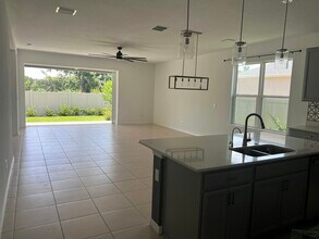 5115 Los Robles Ct in Palmetto, FL - Building Photo - Building Photo