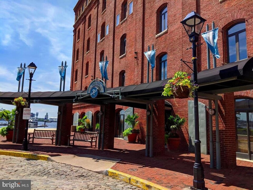 1000 Fell St in Baltimore, MD - Building Photo