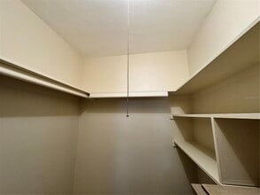 250 Rosery Rd NW in Largo, FL - Building Photo - Building Photo