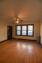 429 Custer Ave, Unit 1 in Evanston, IL - Building Photo