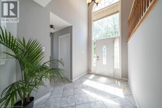 4 Cabriolet Crescent in Ancaster, ON - Building Photo - Building Photo