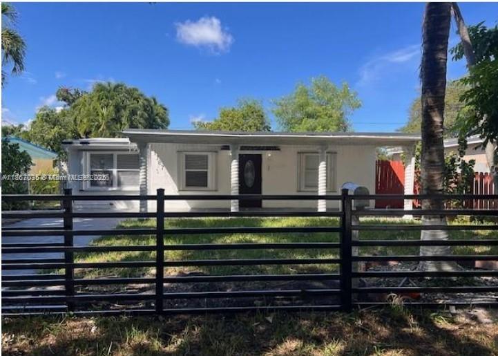 1787 NE 179th St in North Miami Beach, FL - Building Photo
