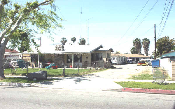 2725-2729 Potrero Ave in El Monte, CA - Building Photo