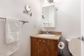 301 Rue Aylwin in Montréal, QC - Building Photo - Building Photo