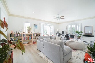 5139 Marathon St in Los Angeles, CA - Building Photo - Building Photo