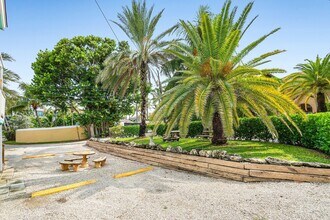 205 Coral Rd in Boynton Beach, FL - Building Photo - Building Photo