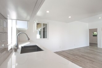 403 Brooks Ave in Los Angeles, CA - Foto de edificio - Building Photo