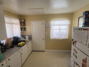 1347 Genevieve St, Unit A in San Bernardino, CA - Building Photo - Building Photo