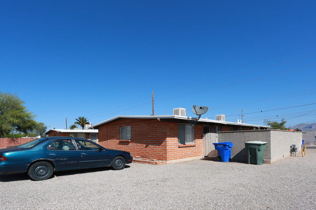 4114-4122 E Bellevue St in Tucson, AZ - Building Photo - Building Photo