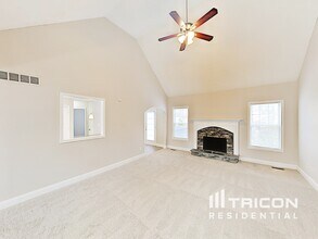 718 Creekridge Ct in Temple, GA - Foto de edificio - Building Photo