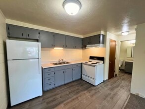 1668 Ferry St in Eugene, OR - Building Photo - Building Photo