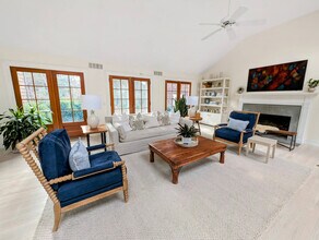 7 Briarsweet Ln in East Hampton, NY - Building Photo - Building Photo