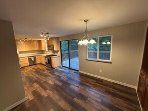 27005 204th Ave SE in Covington, WA - Building Photo - Building Photo