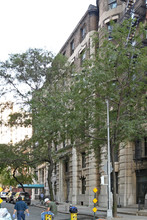 346 W 71st St in New York, NY - Building Photo - Building Photo