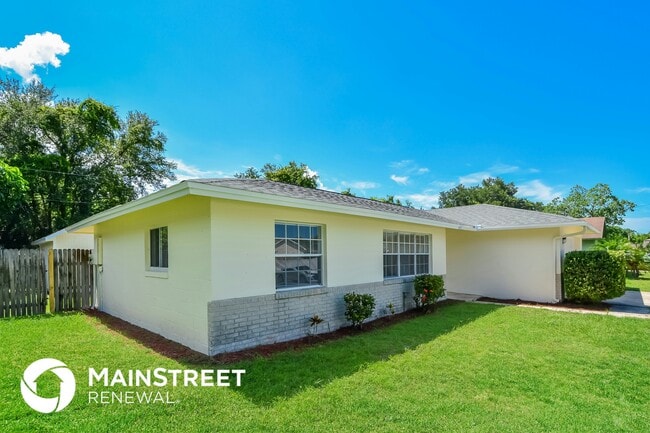 2860 Hancock Dr in Titusville, FL - Foto de edificio - Building Photo