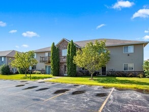 Harbor Ridge & Harbor Winds in Sturgeon Bay, WI - Building Photo - Building Photo