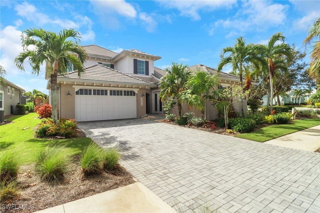 5054 Andros Dr in Naples, FL - Building Photo