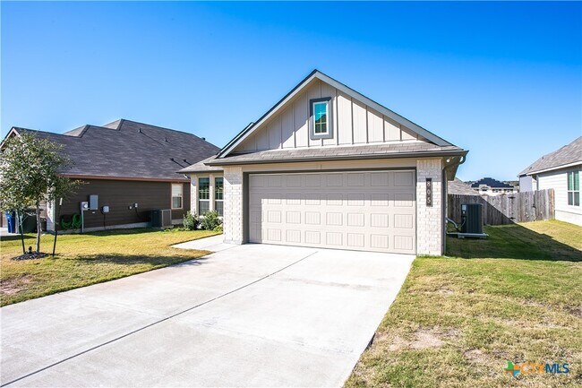 property at 805 Stockdale Rd