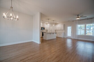 106 Holland Dr in Midway, GA - Building Photo - Building Photo