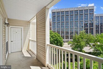 4551 Strutfield Ln in Alexandria, VA - Building Photo - Building Photo