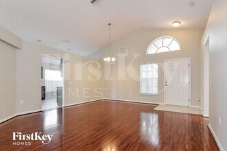 12706 Kings Lake Dr in Gibsonton, FL - Building Photo - Building Photo