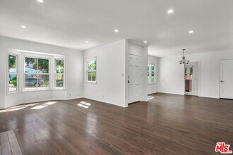 1091 Palm Terrace in Pasadena, CA - Building Photo - Building Photo