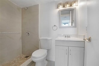 750 NW 43rd Ave in Miami, FL - Building Photo - Building Photo