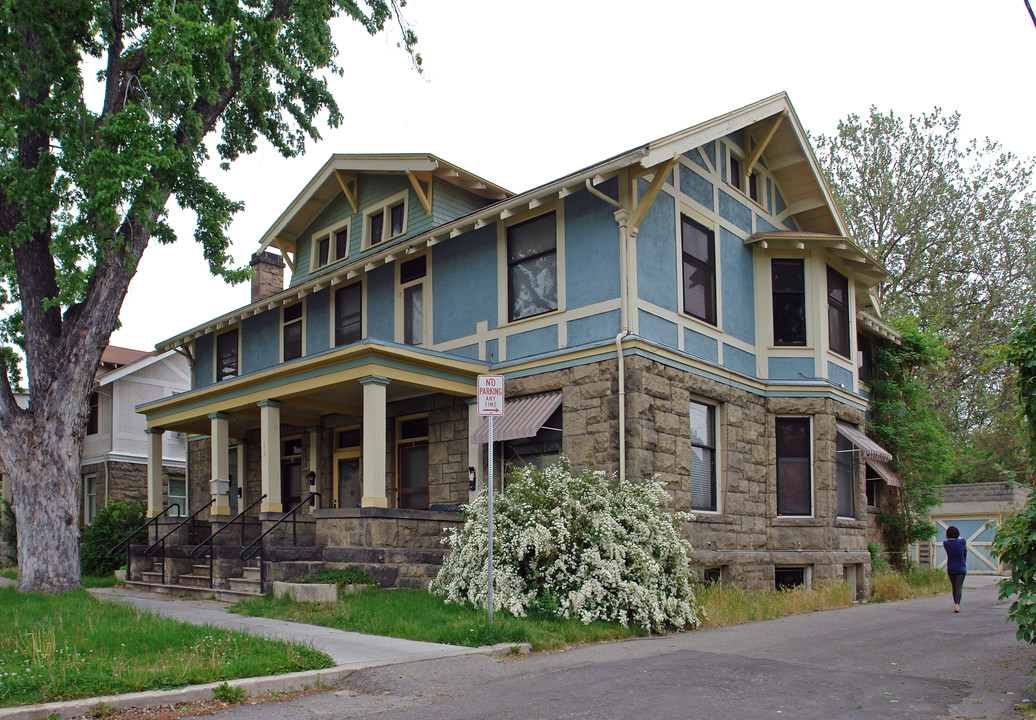 Apt House (McCown) in Boise, ID - Building Photo