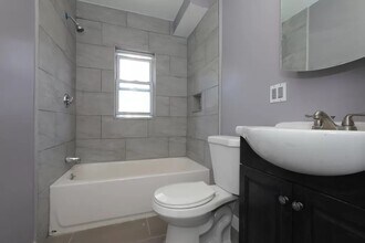 196 Sherman St, Unit 2 in Cambridge, MA - Foto de edificio - Building Photo