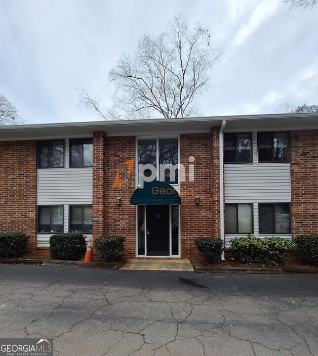 4266 Roswell Rd NE in Atlanta, GA - Building Photo