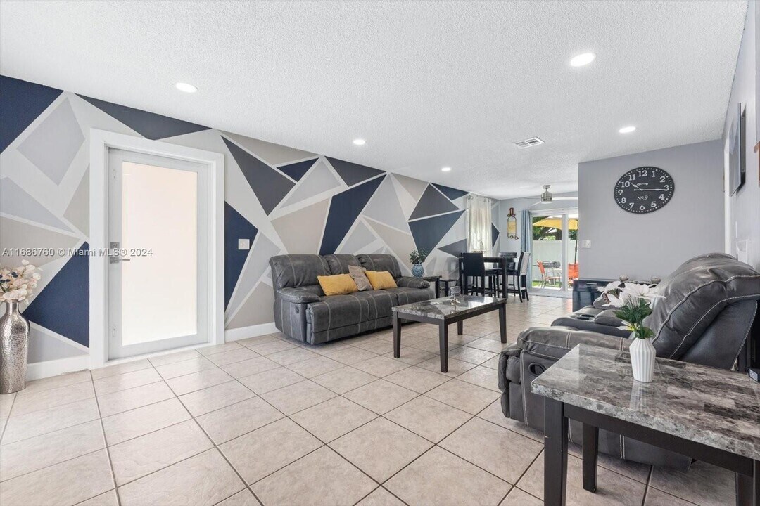 1129 N Andrews Ave-Unit -1 in Fort Lauderdale, FL - Building Photo