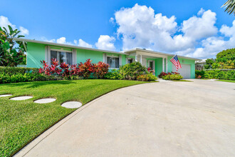 420 Sunset Way in Juno Beach, FL - Foto de edificio - Building Photo