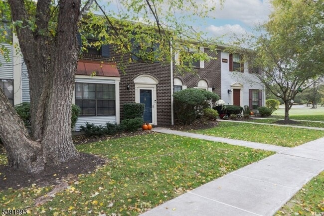 242 Penns Way in Bernards, NJ - Building Photo - Building Photo