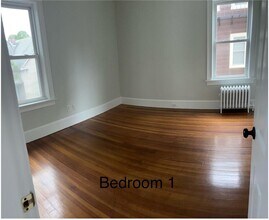 38 Rebekah St in Woonsocket, RI - Foto de edificio - Building Photo
