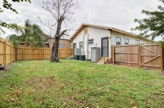 2403 Durham St-Unit -2 in Tampa, FL - Building Photo - Building Photo