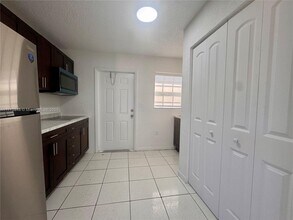 15741 NW 40th Ct in Opa Locka, FL - Building Photo - Building Photo