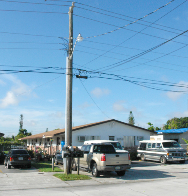 4020-4050 SW 21st St in Hollywood, FL - Building Photo - Building Photo