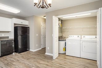 402 Ellis Ave, Unit D3 in Cookeville, TN - Foto de edificio - Building Photo